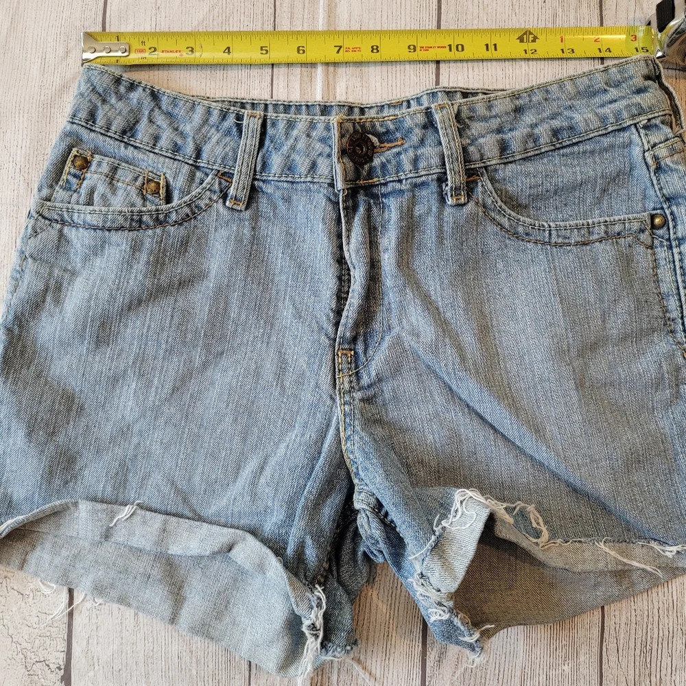 Levi Strauss Signature Women's •Size 10• Denim Shorts 4 inch raw hem - Picture 5 of 7